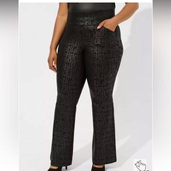 Torrid Textured Black Wide Leg Pants - Picture 2 of 9